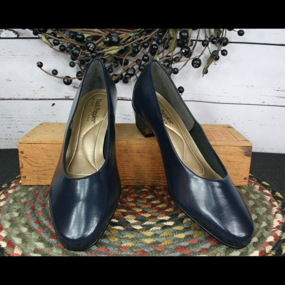 Navy Hushpuppies in new condition!